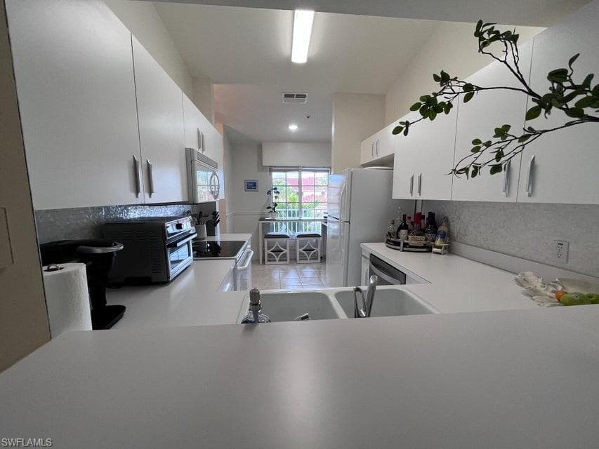 2805 Cypress Trace Cir 204, Naples, FL 34119-5