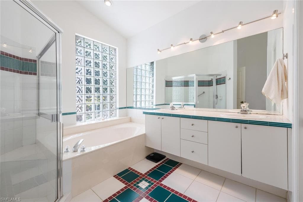 134 San Rafael Ln, Naples, FL 34119-20