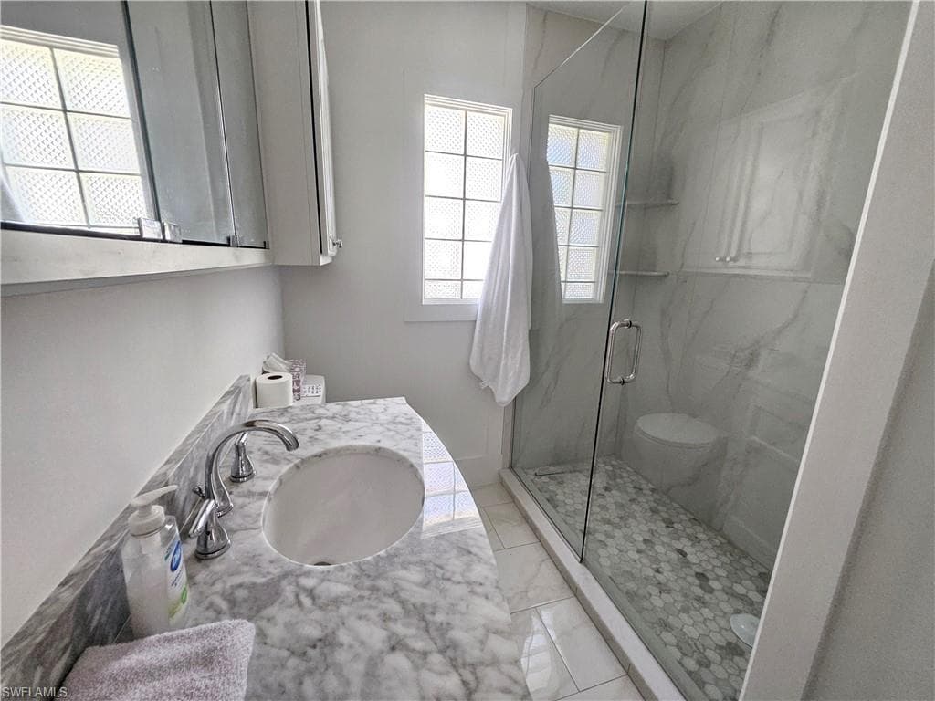835 9th Ave S, Naples, FL 34102-10