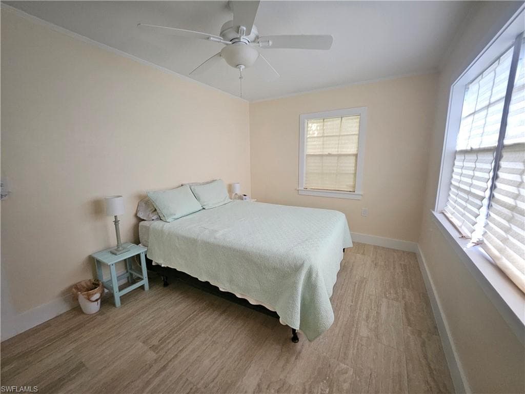 835 9th Ave S, Naples, FL 34102-11