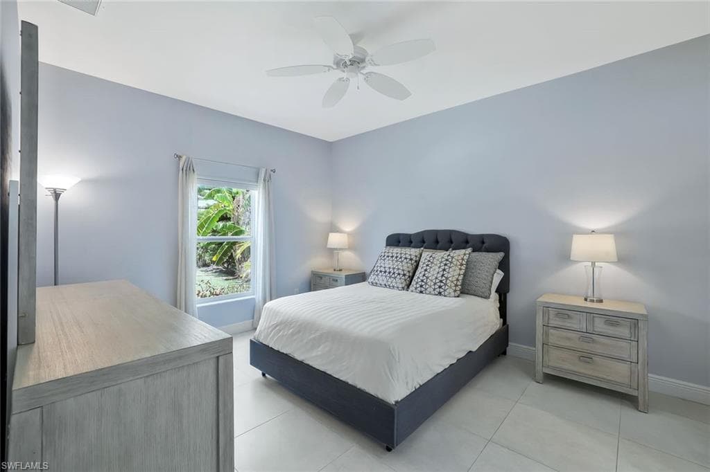 3892 14th St N, Naples, FL 34103-7