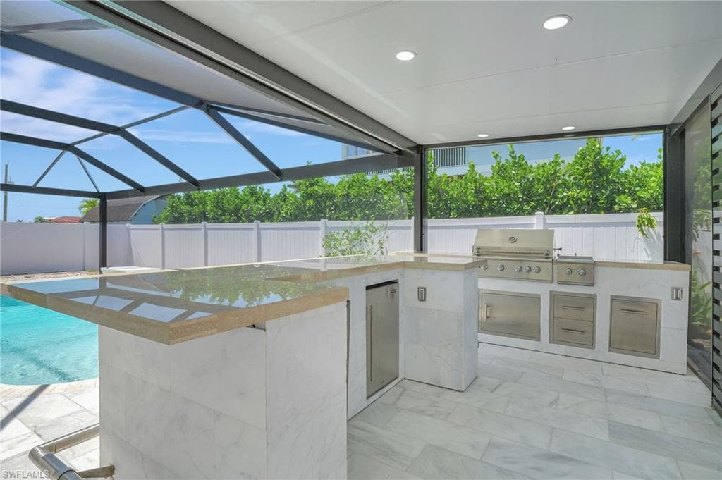 112 Capri Blvd, Naples, FL 34113-4