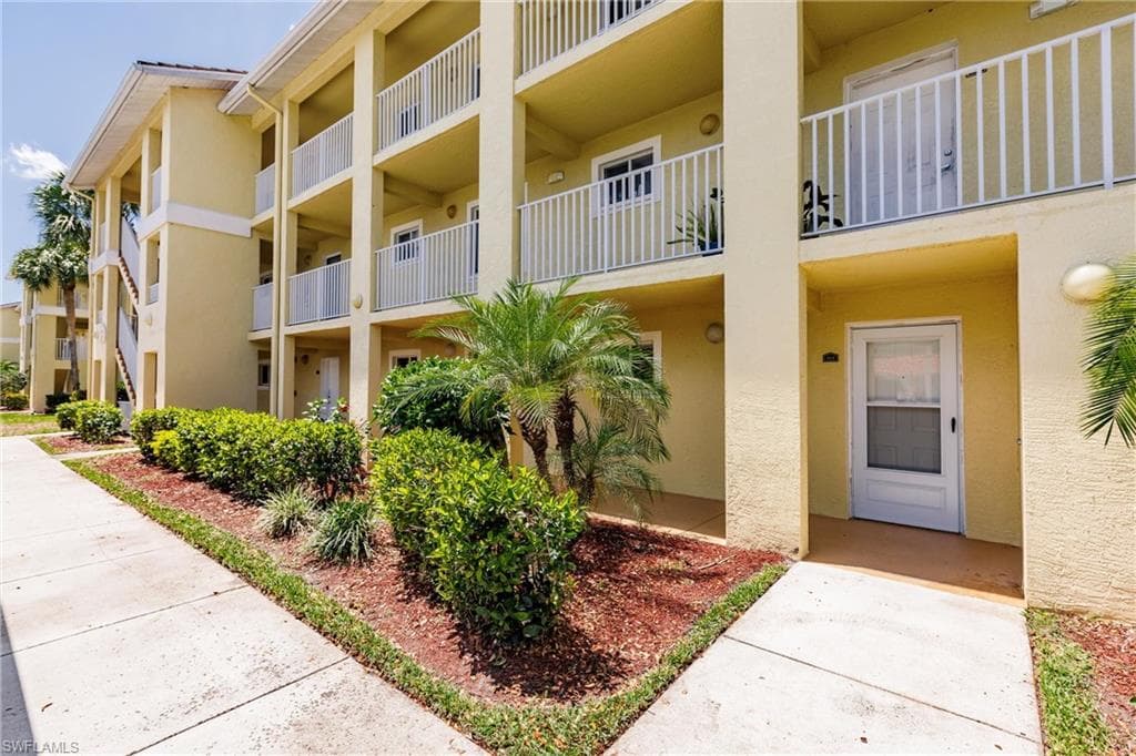 8244 Key Royal Cir 614, Naples, FL 34119-2