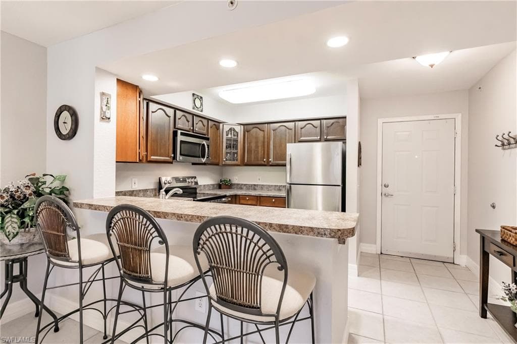 8244 Key Royal Cir 614, Naples, FL 34119-6