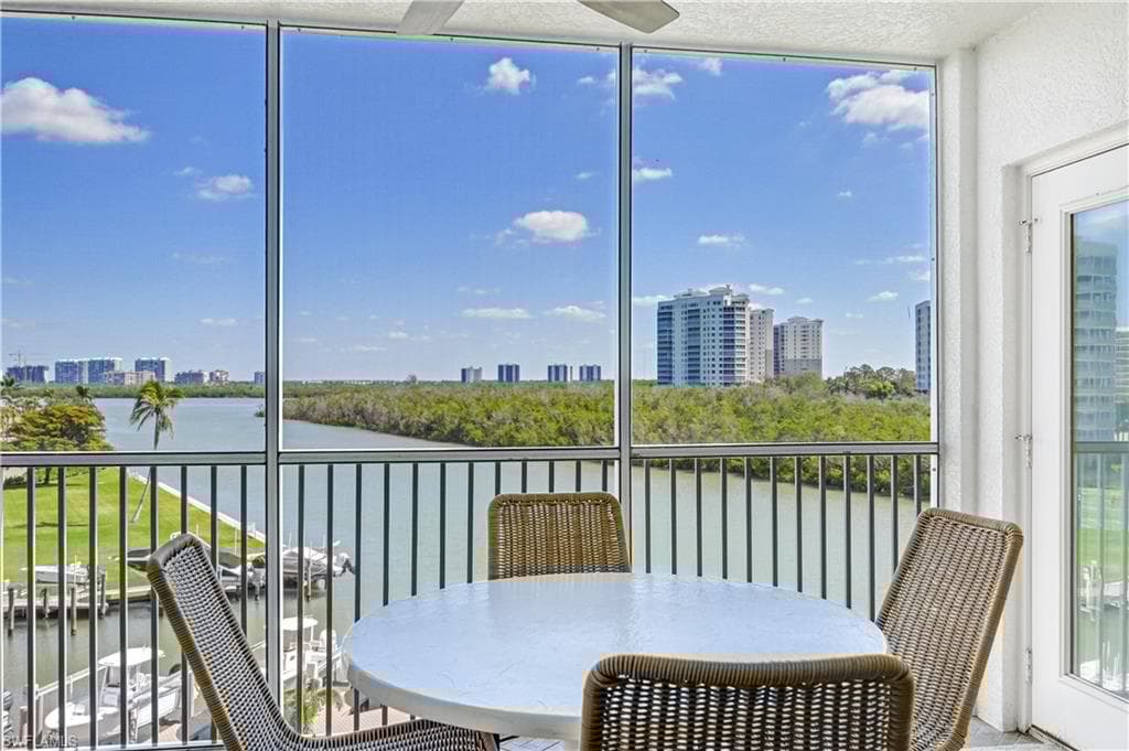33 Bluebill Ave A404, Naples, FL 34108-9