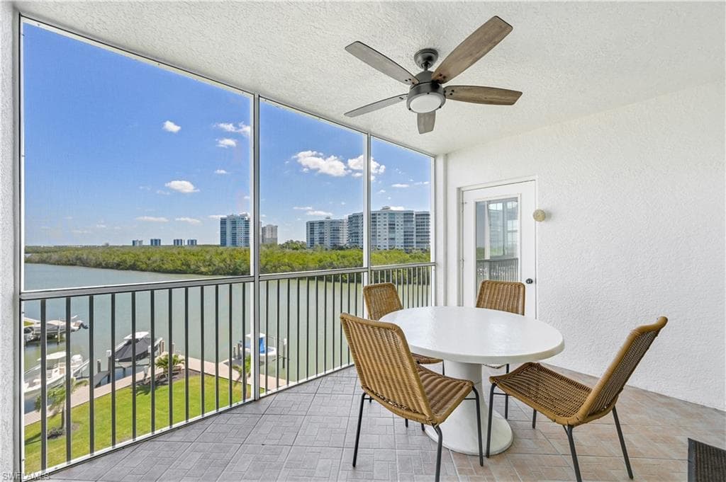 33 Bluebill Ave A404, Naples, FL 34108-10