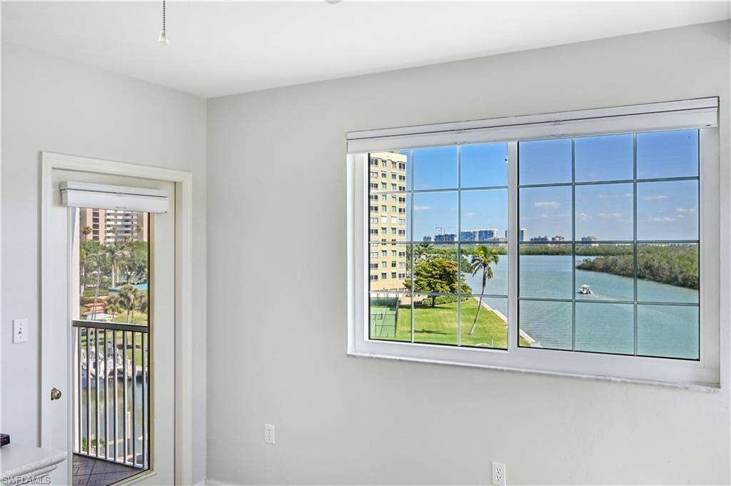 33 Bluebill Ave A404, Naples, FL 34108-11