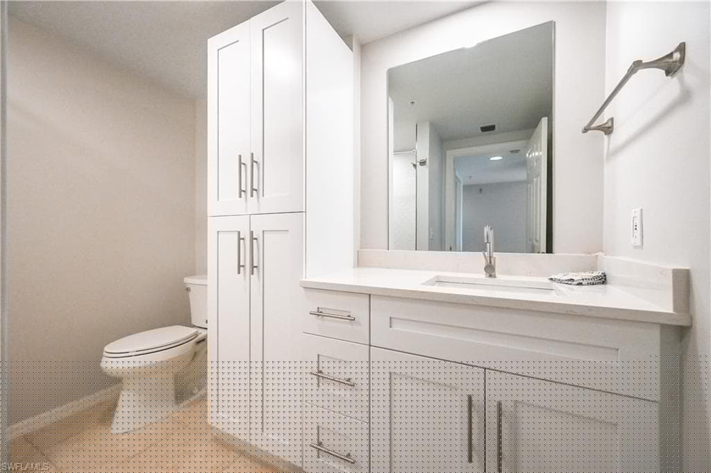 33 Bluebill Ave A404, Naples, FL 34108-15