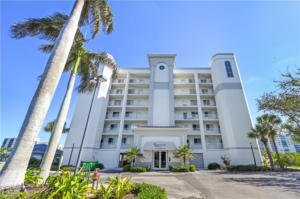 33 Bluebill Ave A404, Naples, FL 34108-29