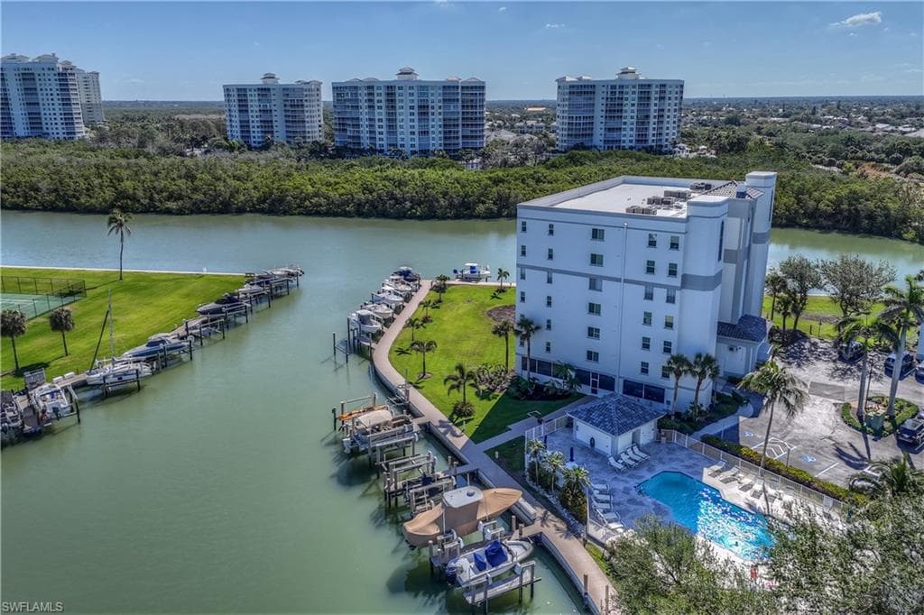 33 Bluebill Ave A404, Naples, FL 34108-38