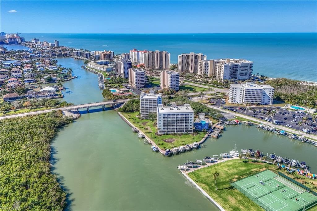 33 Bluebill Ave A404, Naples, FL 34108-3
