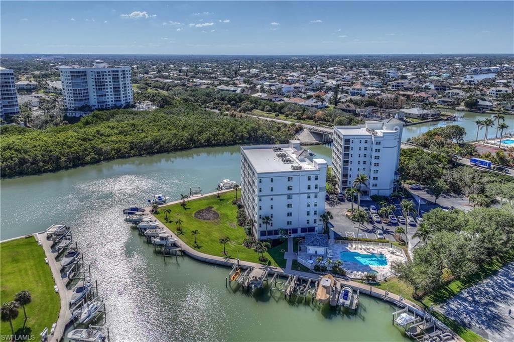 33 Bluebill Ave A404, Naples, FL 34108-39