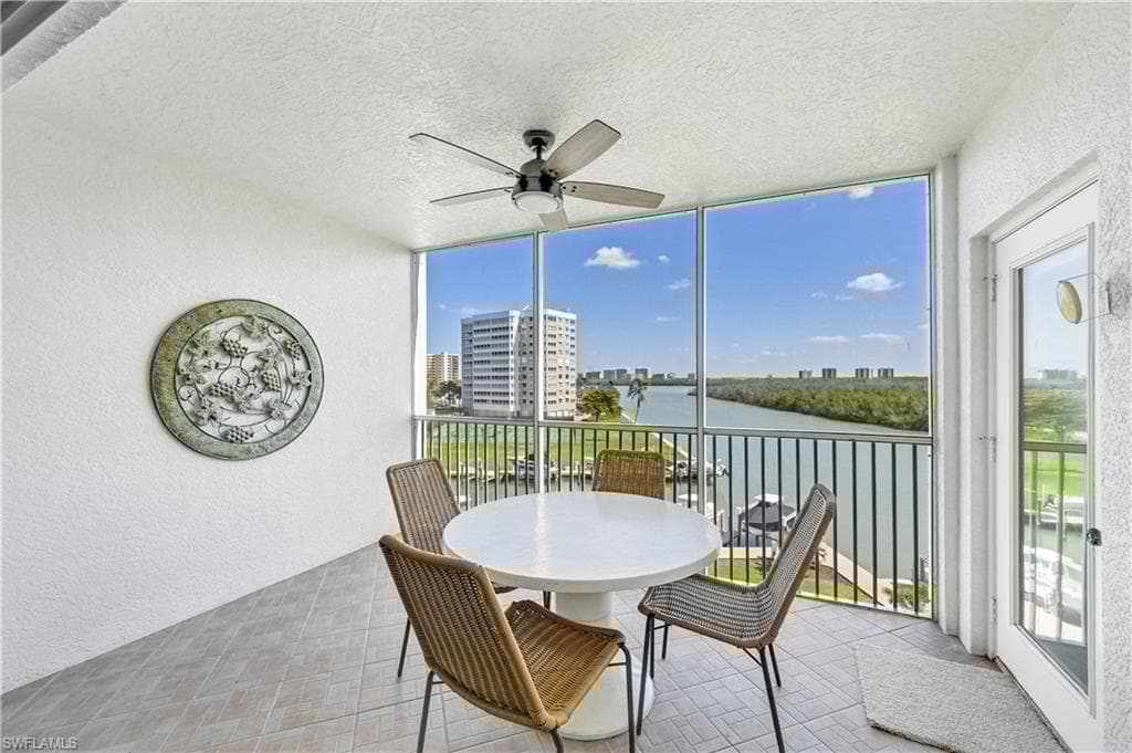 33 Bluebill Ave A404, Naples, FL 34108-43