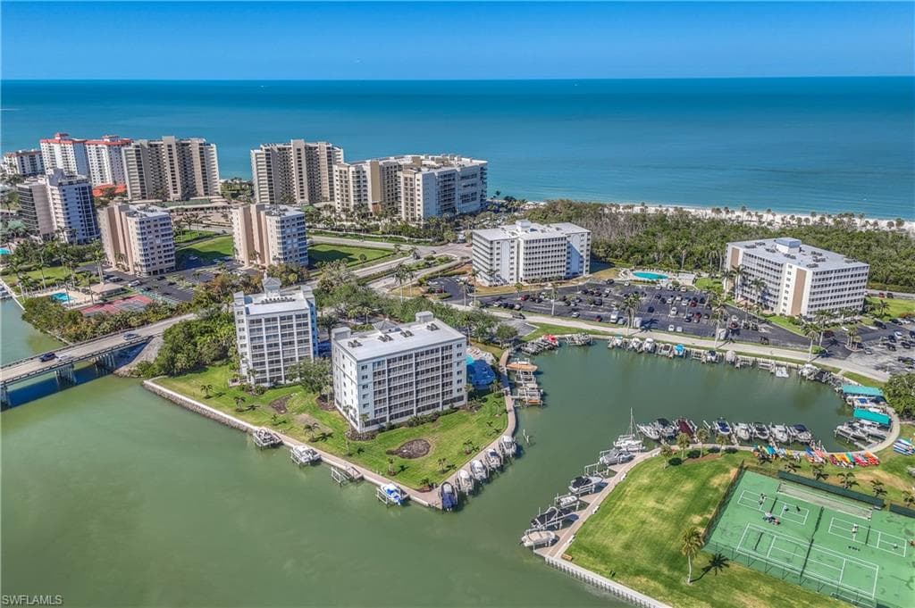 33 Bluebill Ave A404, Naples, FL 34108-4