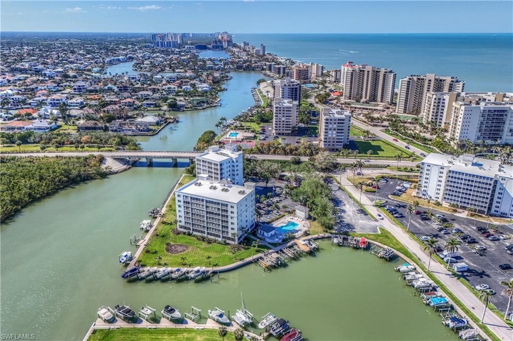 33 Bluebill Ave A404, Naples, FL 34108-5