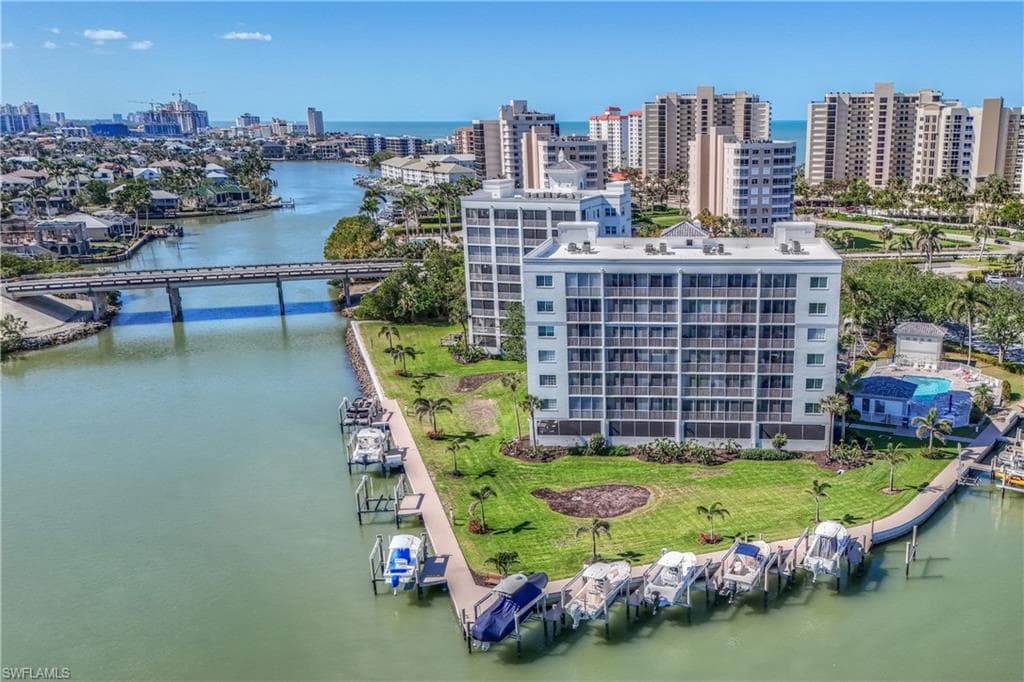 33 Bluebill Ave A404, Naples, FL 34108-6