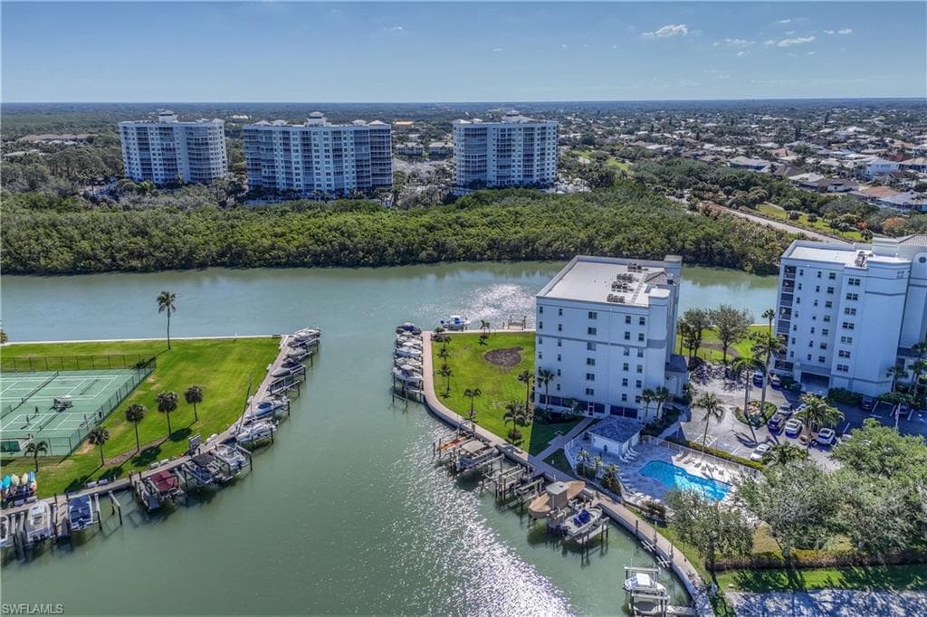 33 Bluebill Ave A404, Naples, FL 34108-8