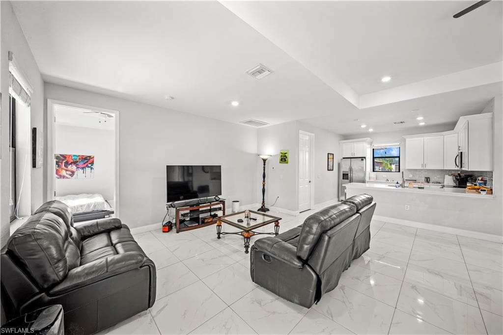 224 Chiquita Blvd N, Cape Coral, FL 33993-9