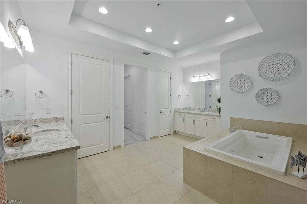 2505 Breakwater Way 3102, Naples, FL 34112-18