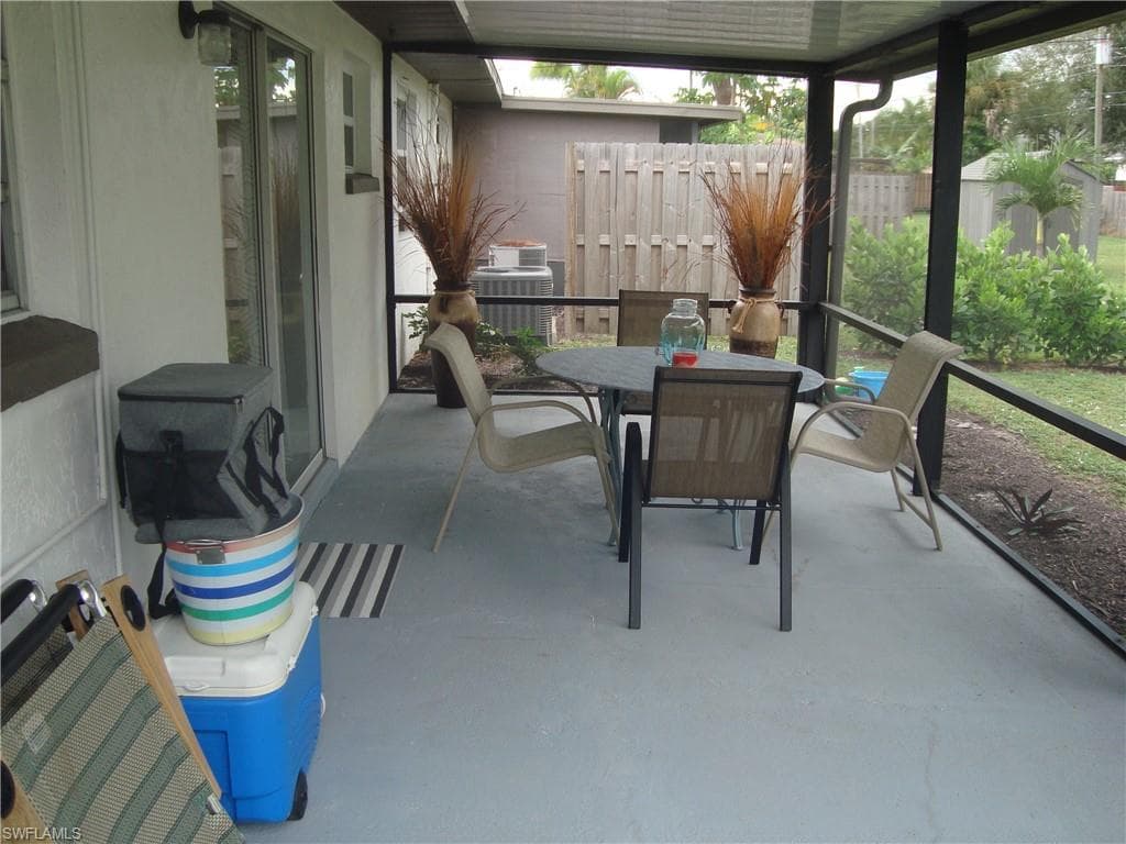 787 106th Ave N, Naples, FL 34108-24