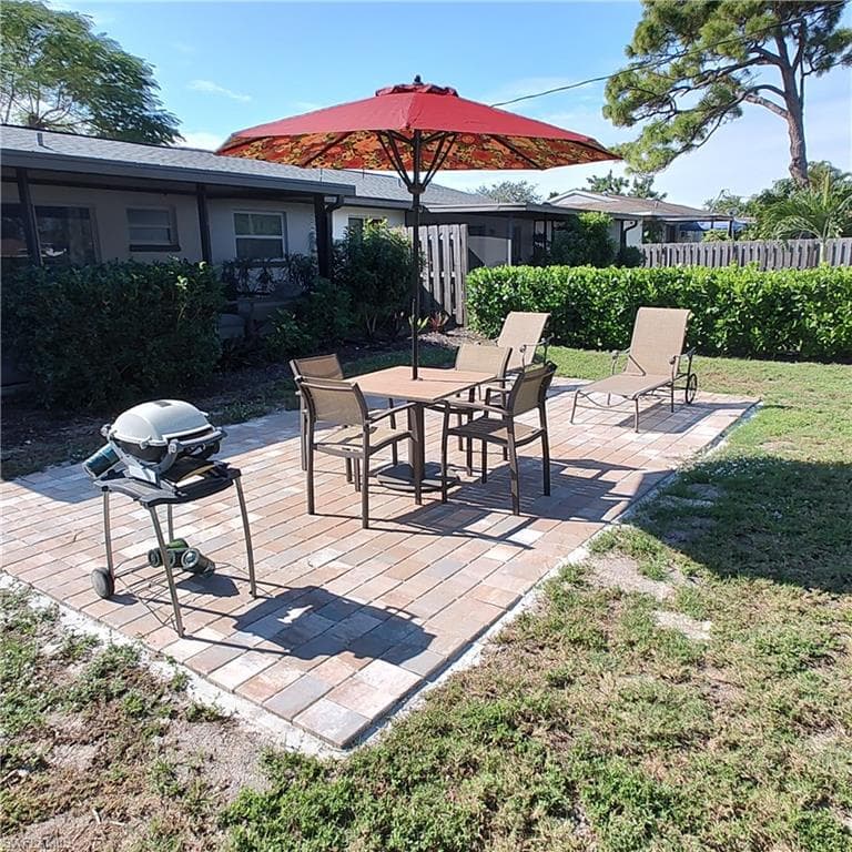 787 106th Ave N, Naples, FL 34108-6