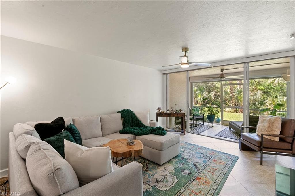 15171 Cedarwood Ln 3105, Naples, FL 34110-6