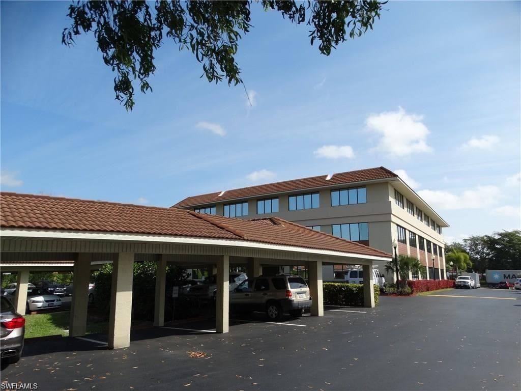 2375 Tamiami Trl N 304, Naples, FL 34103-3
