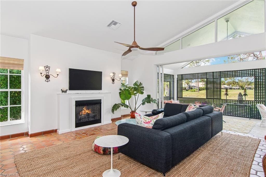 234 Edgemere Way E, Naples, FL 34105-4