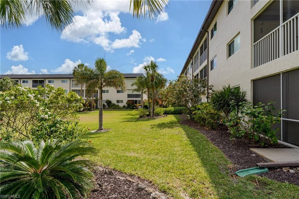 1014 Manatee Rd F102, Naples, FL 34114-23