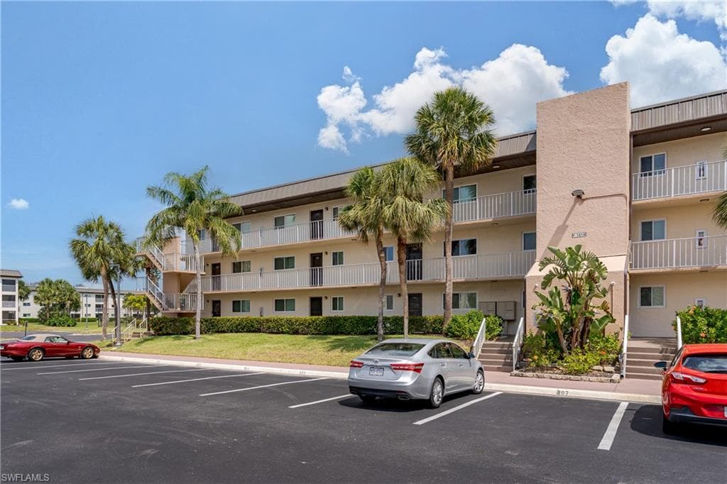 1014 Manatee Rd F102, Naples, FL 34114-2