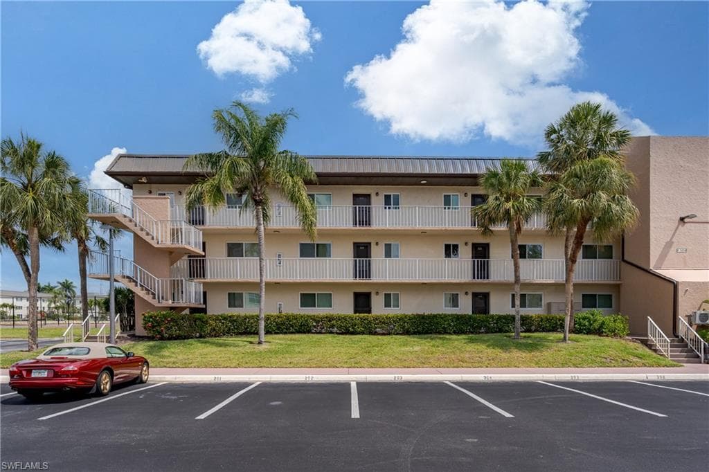 1014 Manatee Rd F102, Naples, FL 34114-3