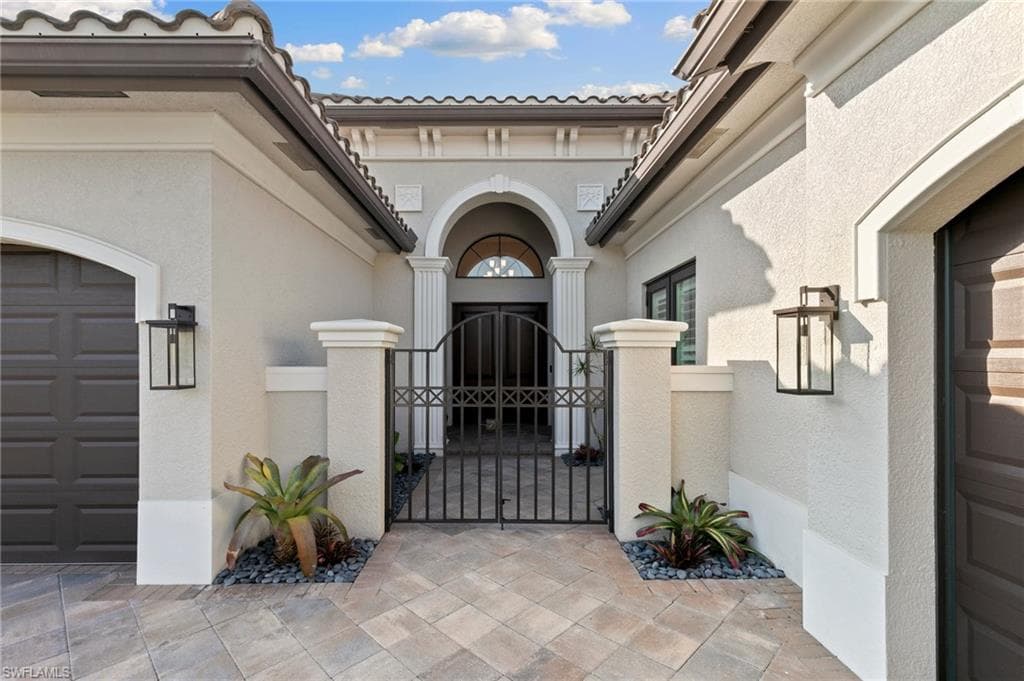 4455 Caldera Cir, Naples, FL 34119-4