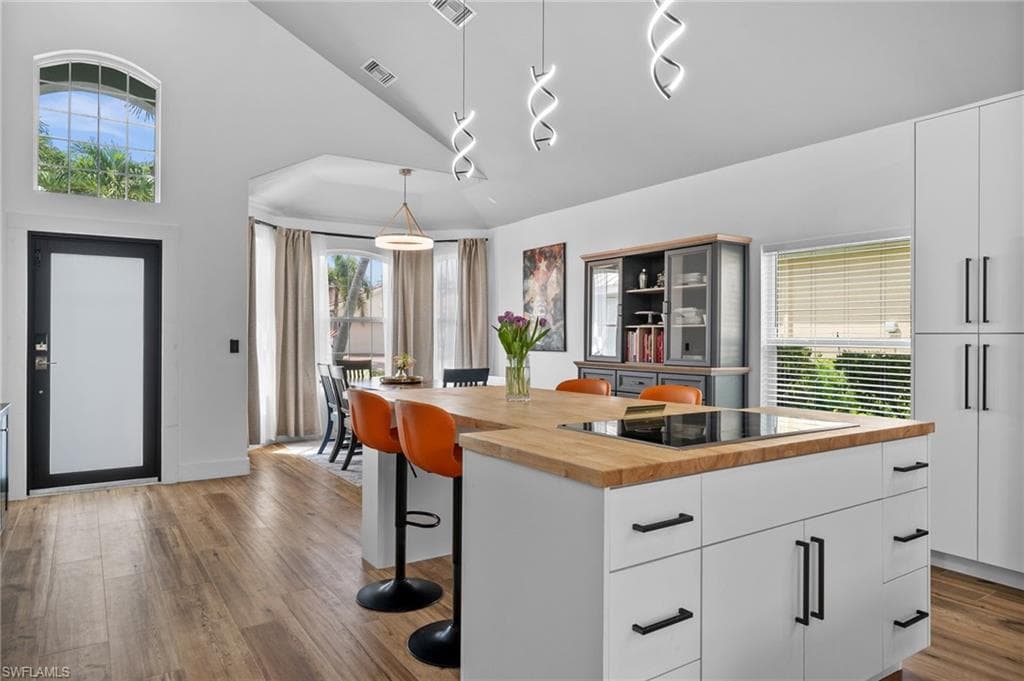 2513 Blackburn Cir, Cape Coral, FL 33991-8