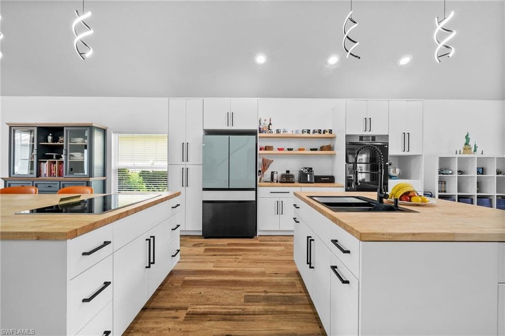 2513 Blackburn Cir, Cape Coral, FL 33991-15