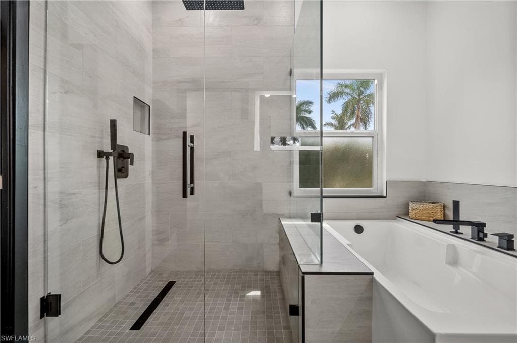 2513 Blackburn Cir, Cape Coral, FL 33991-26