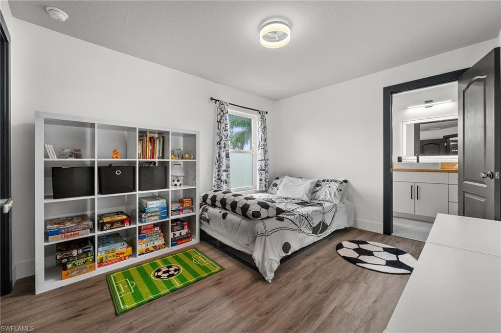 2513 Blackburn Cir, Cape Coral, FL 33991-27