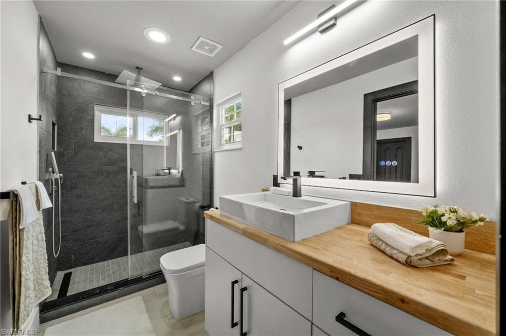 2513 Blackburn Cir, Cape Coral, FL 33991-29