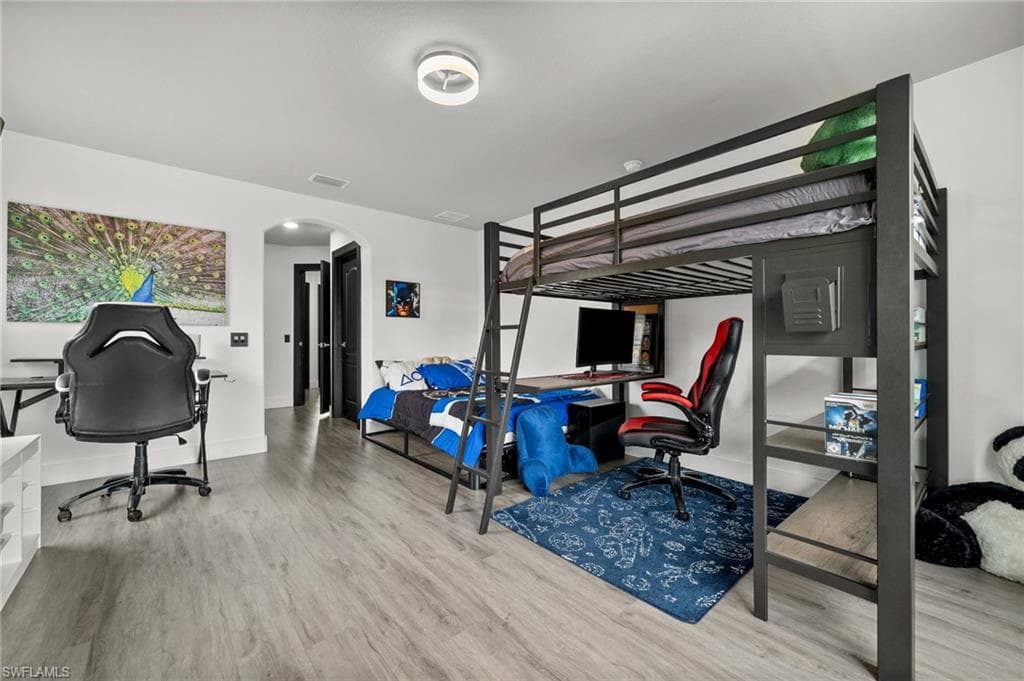 2513 Blackburn Cir, Cape Coral, FL 33991-32