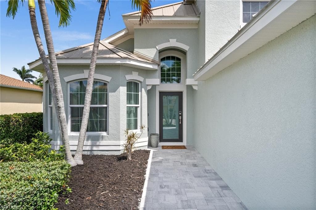 2513 Blackburn Cir, Cape Coral, FL 33991-34