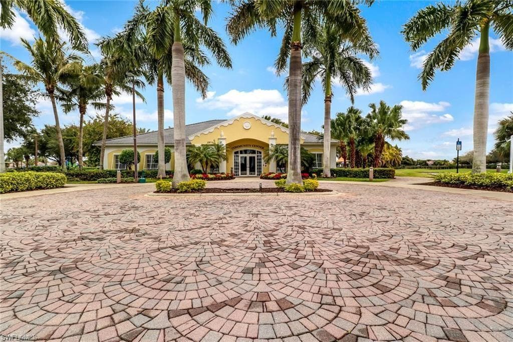 2513 Blackburn Cir, Cape Coral, FL 33991-45