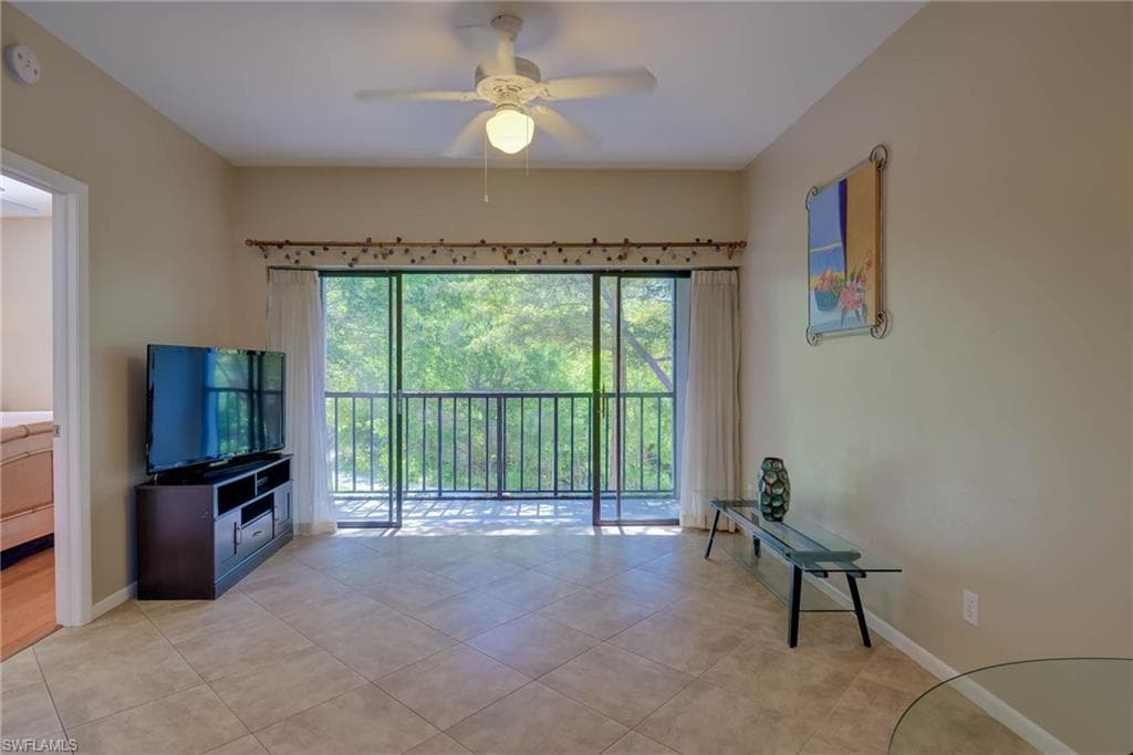 3323 Olympic Dr 723, Naples, FL 34105-11