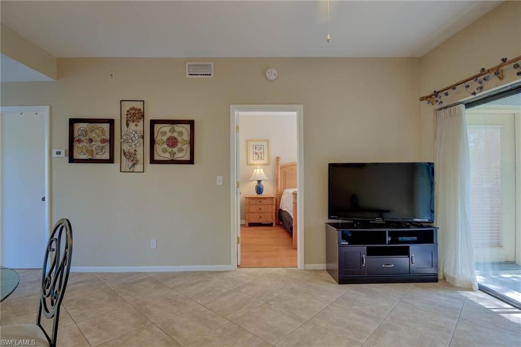 3323 Olympic Dr 723, Naples, FL 34105-13