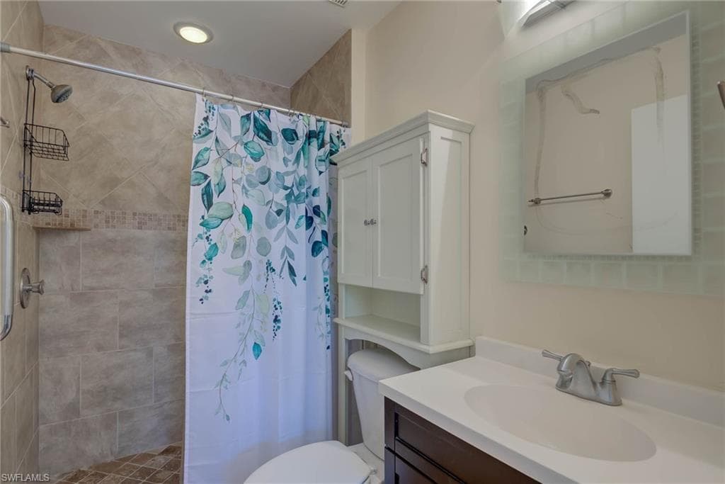 3323 Olympic Dr 723, Naples, FL 34105-18