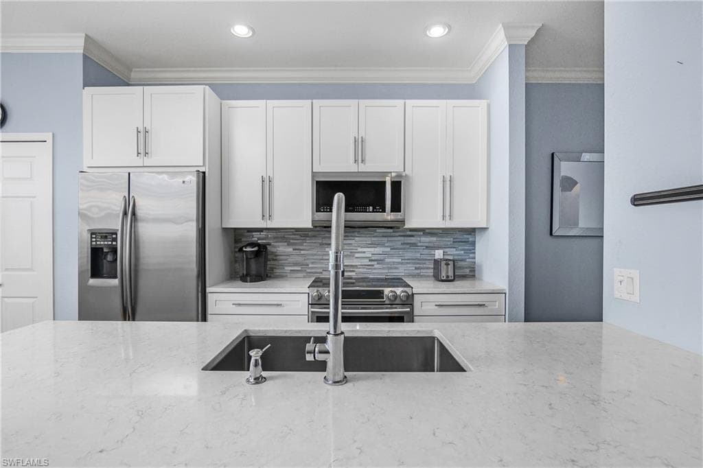 9719 Acqua Ct 241, Naples, FL 34113-4