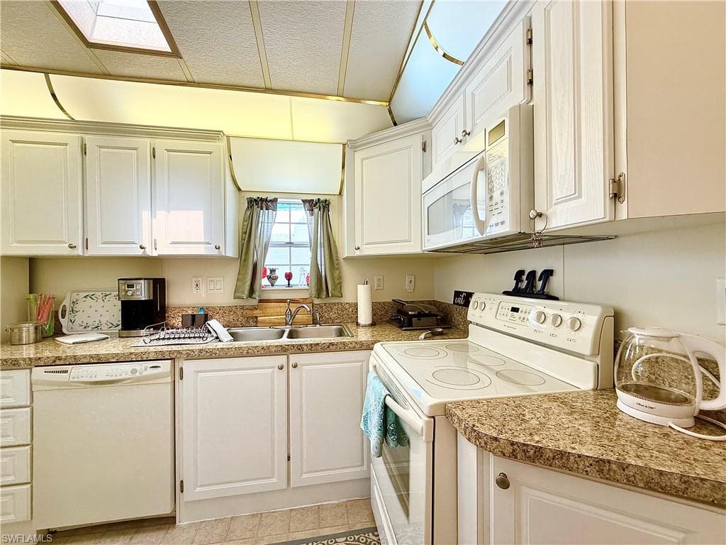 91 Vanda Sanctuary 91, Naples, FL 34114-26