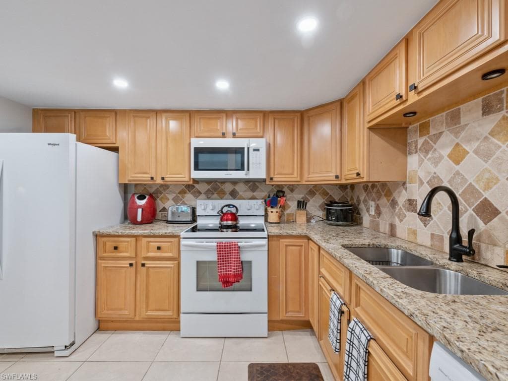 151 Cypress Way E E101, Naples, FL 34110-11