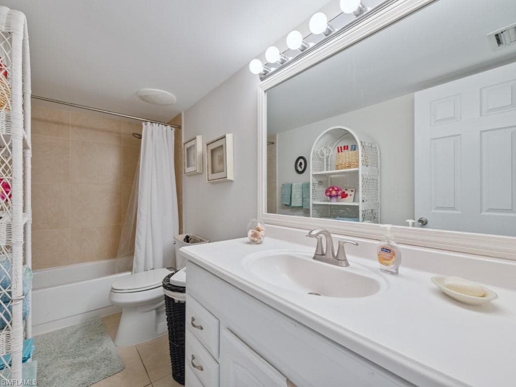 151 Cypress Way E E101, Naples, FL 34110-24
