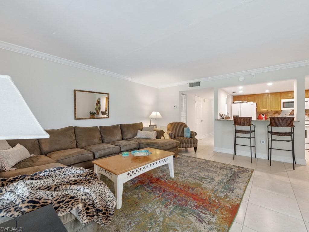 151 Cypress Way E E101, Naples, FL 34110-6