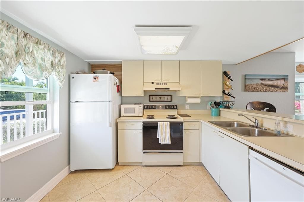 829 Elkcam Cir 2-106, Marco Island, FL 34145-9