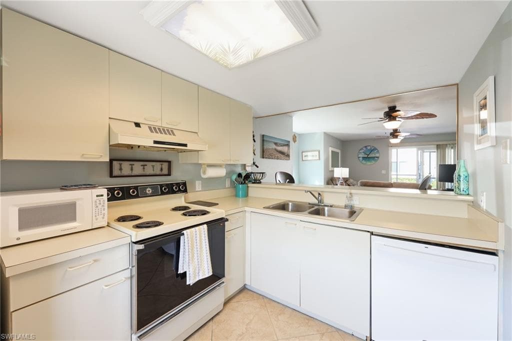 829 Elkcam Cir 2-106, Marco Island, FL 34145-10
